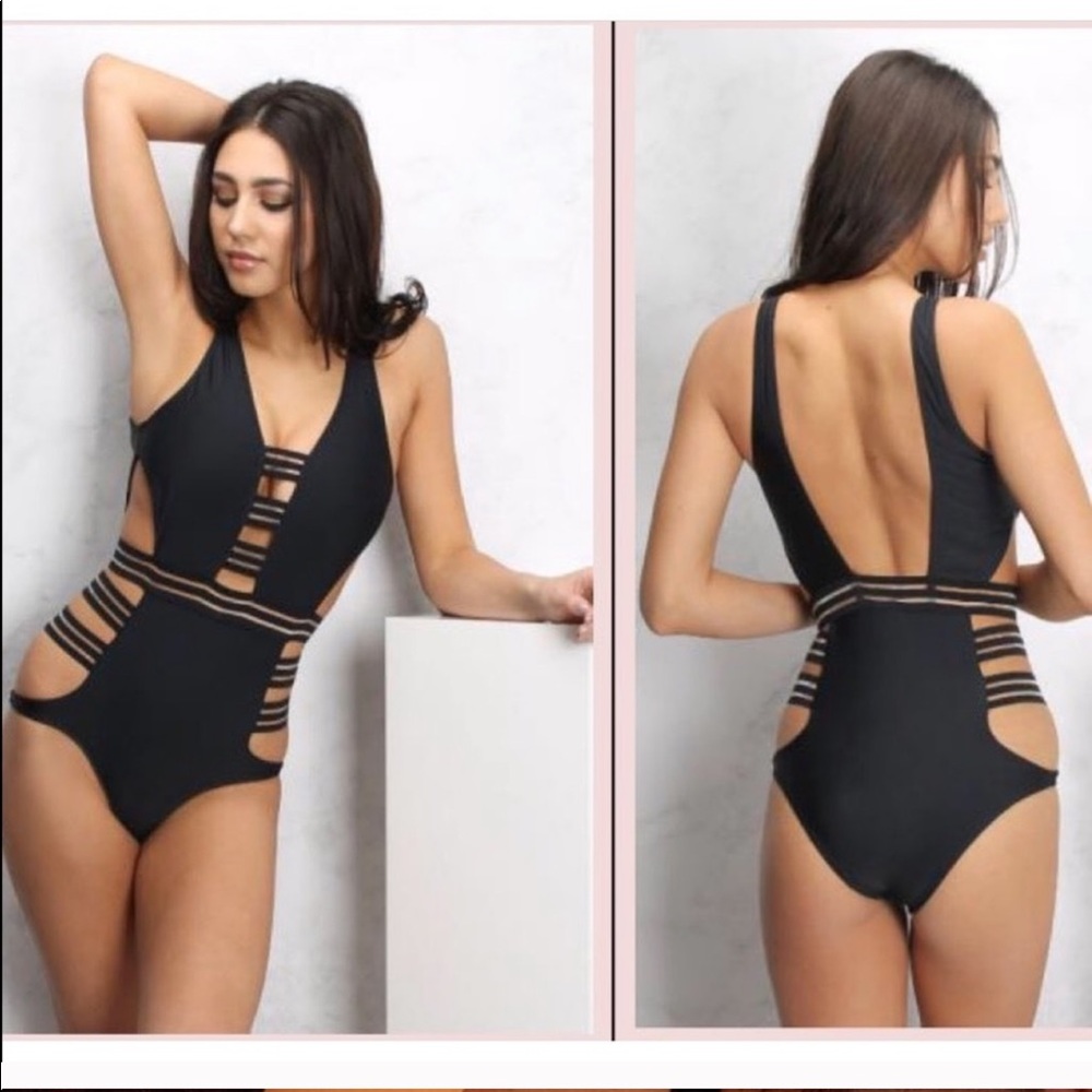 Rare London one piece bathing suit 👙